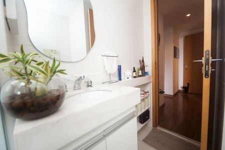 Apartamento à venda com 88m², 3 quartos e 2 vagas Apartamento à venda com 88m², 3 quartos e 2 vagasBanheiro Social