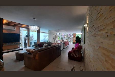 Casa à venda com 4 quartos, 320m² em Jardim Marajoara, São Paulo