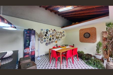 Casa à venda com 4 quartos, 320m² em Jardim Marajoara, São Paulo