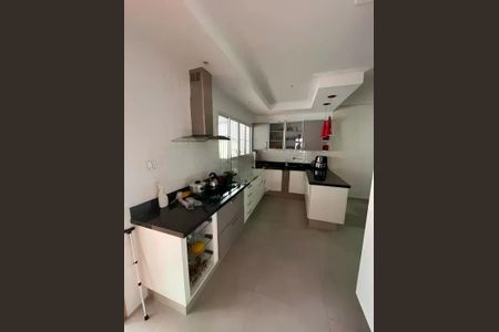 Casa à venda com 3 quartos, 367m² em Vila Assunção, Santo André