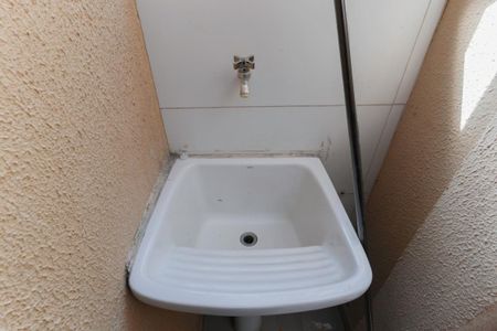 Casa para alugar com 80m², 2 quartos e sem vagaÁrea de serviço