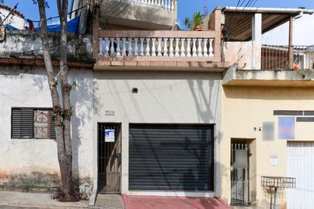 Casa para alugar com 80m², 2 quartos e sem vagaFachada + plaquinha