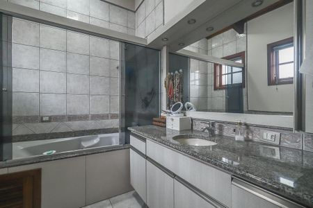 Casa de condomínio à venda com 234m², 3 quartos e 2 vagasBanheiro da Suíte