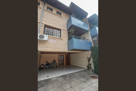 Casa de condomínio à venda com 234m², 3 quartos e 2 vagasFachada