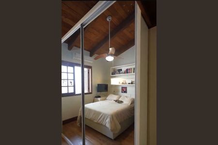 Quarto  de casa de condomínio à venda com 3 quartos, 234m² em Boa Vista, Porto Alegre