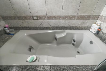 Casa de condomínio à venda com 234m², 3 quartos e 2 vagasBanheiro da Suíte