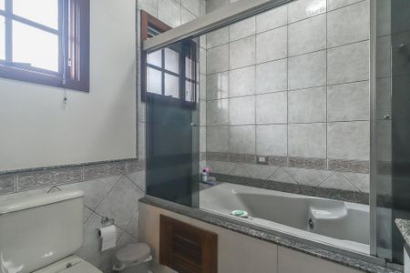 Casa de condomínio à venda com 234m², 3 quartos e 2 vagasBanheiro da Suíte