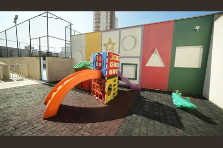 Apartamento à venda com 75m², 2 quartos e 2 vagasÁrea comum - Playground