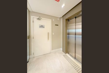 Apartamento para alugar com 90m², 2 quartos e 2 vagasHall social