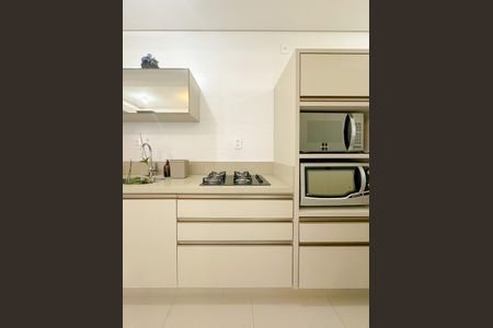 Apartamento para alugar com 90m², 2 quartos e 2 vagasCozinha