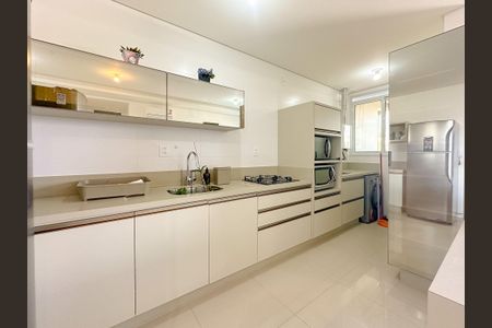 Apartamento para alugar com 90m², 2 quartos e 2 vagasCozinha