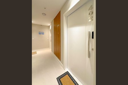 Apartamento para alugar com 90m², 2 quartos e 2 vagasHall social