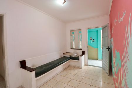 Casa para alugar com 160m², 1 quarto e 2 vagas Casa para alugar com 160m², 1 quarto e 2 vagasSala