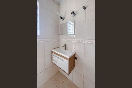 Banheiro de casa para alugar com 2 quartos, 90m² em Vila Anglo Brasileira, São Paulo