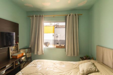 Casa de condomínio à venda com 54m², 2 quartos e 2 vagasQuarto 1