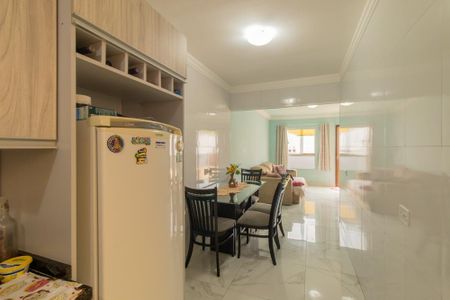 Casa de condomínio à venda com 54m², 2 quartos e 2 vagasCozinha 
