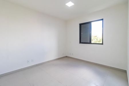 Quarto 2 de apartamento para alugar com 2 quartos, 55m² em Jardim Maria Helena, Barueri