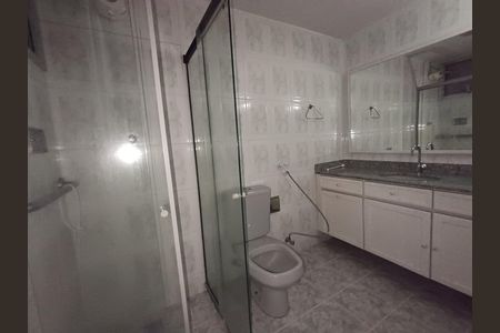 Banheiro de apartamento para alugar com 3 quartos, 87m² em Icaraí, Niterói