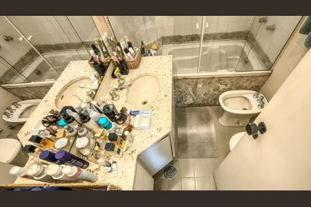 Apartamento à venda com 108m², 3 quartos e 2 vagas Apartamento à venda com 108m², 3 quartos e 2 vagasBanheiro da Suíte