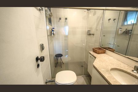 Apartamento à venda com 108m², 3 quartos e 2 vagas Apartamento à venda com 108m², 3 quartos e 2 vagasBanheiro