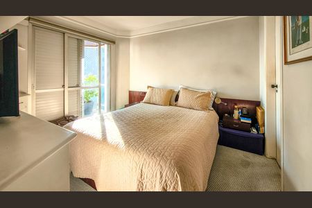 Apartamento à venda com 108m², 3 quartos e 2 vagas Apartamento à venda com 108m², 3 quartos e 2 vagasSuíte