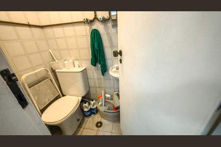 Apartamento à venda com 108m², 3 quartos e 2 vagas Apartamento à venda com 108m², 3 quartos e 2 vagasBanheiro de serviço