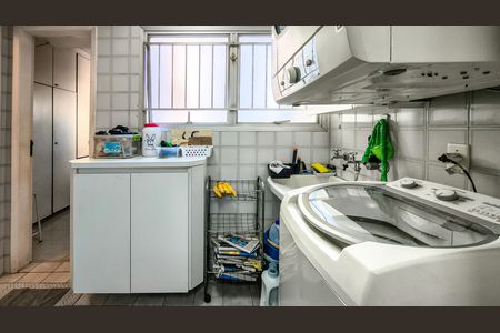 Apartamento à venda com 108m², 3 quartos e 2 vagas Apartamento à venda com 108m², 3 quartos e 2 vagasÁrea de Serviço