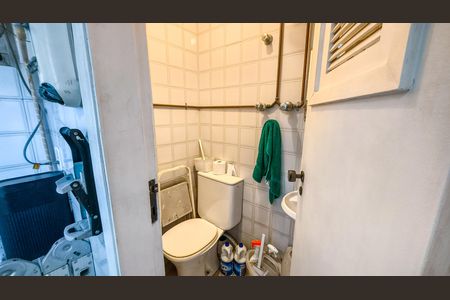Apartamento à venda com 108m², 3 quartos e 2 vagas Apartamento à venda com 108m², 3 quartos e 2 vagasBanheiro de serviço