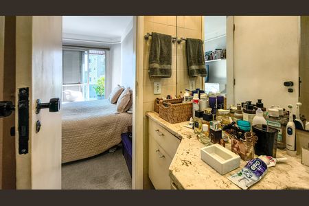 Apartamento à venda com 108m², 3 quartos e 2 vagas Apartamento à venda com 108m², 3 quartos e 2 vagasBanheiro da Suíte