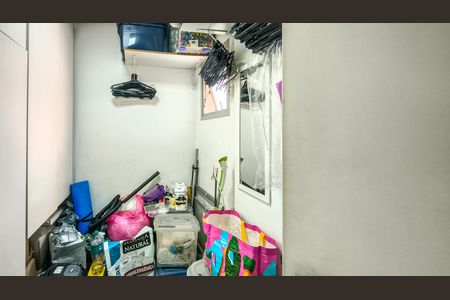 Apartamento à venda com 108m², 3 quartos e 2 vagas Apartamento à venda com 108m², 3 quartos e 2 vagasQuarto de Serviço