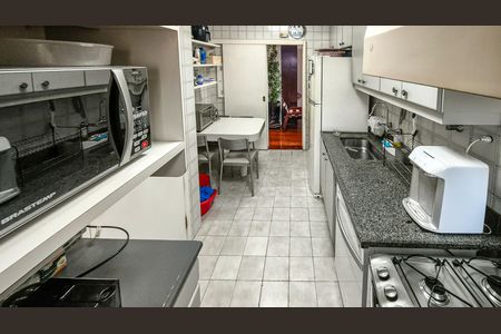 Apartamento à venda com 108m², 3 quartos e 2 vagas Apartamento à venda com 108m², 3 quartos e 2 vagasCozinha