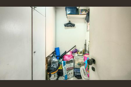 Apartamento à venda com 108m², 3 quartos e 2 vagas Apartamento à venda com 108m², 3 quartos e 2 vagasQuarto de Serviço