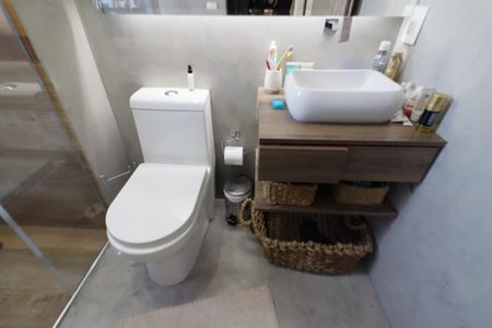 Apartamento à venda com 80m², 2 quartos e 2 vagasBanheiro da Suíte 1
