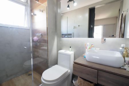 Apartamento à venda com 80m², 2 quartos e 2 vagasBanheiro da Suíte 1