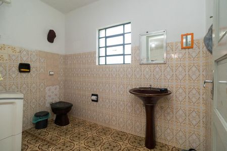 Banheiro de serviço de casa à venda com 2 quartos, 308m² em Vila Sapopemba, São Paulo