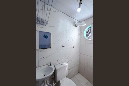 Banheiro de kitnet/studio para alugar com 1 quarto, 25m² em Aclimação, São Paulo