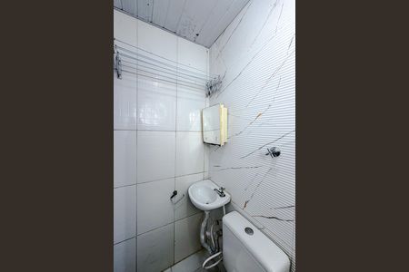 Banheiro de kitnet/studio para alugar com 1 quarto, 25m² em Aclimação, São Paulo