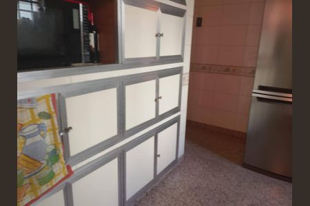 Casa à venda com 7 quartos, 300m² em Sagrada Família, Belo Horizonte
