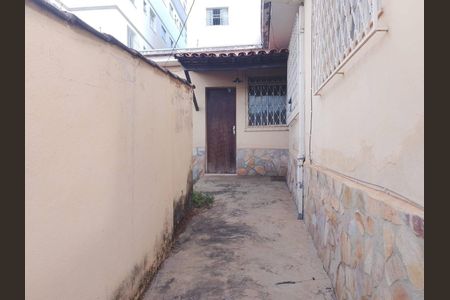 Casa à venda com 7 quartos, 300m² em Sagrada Família, Belo Horizonte