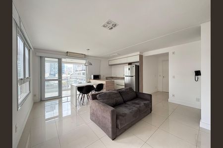 Sala/Cozinha de apartamento para alugar com 1 quarto, 56m² em Vila Olímpia, São Paulo