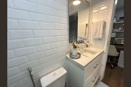 Casa à venda com 96m², 2 quartos e 1 vagaBanheiro 1