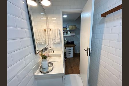 Casa à venda com 96m², 2 quartos e 1 vagaBanheiro 1