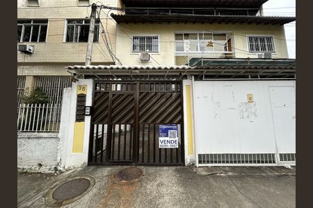 Casa à venda com 96m², 2 quartos e 1 vagaFachada + placa