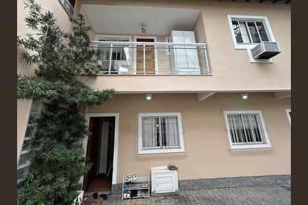 Casa à venda com 96m², 2 quartos e 1 vagaFachada