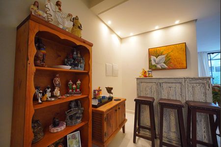 Casa de condomínio para alugar com 260m², 4 quartos e 2 vagasBar