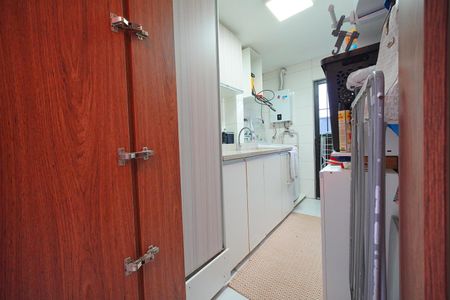 Casa de condomínio para alugar com 260m², 4 quartos e 2 vagasLavanderia