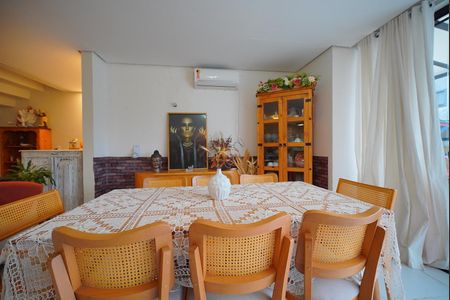 Casa de condomínio para alugar com 260m², 4 quartos e 2 vagasSala de Jantar