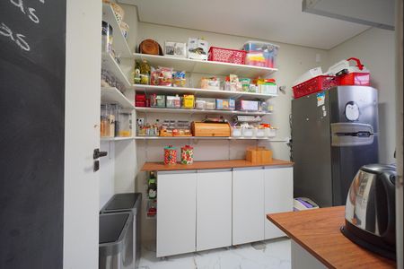 Casa de condomínio para alugar com 260m², 4 quartos e 2 vagasDespensa
