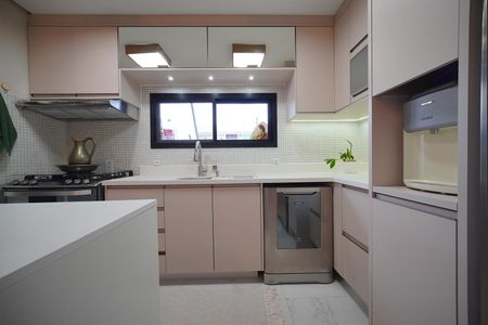 Casa de condomínio para alugar com 260m², 4 quartos e 2 vagasCozinha
