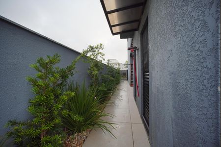 Casa de condomínio para alugar com 260m², 4 quartos e 2 vagasCorredor externo